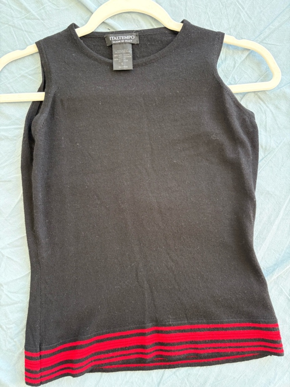 ITALTEMPO Black Sleeveless Knit Top with Red Stripe Hem 50% wool 50% acrylic